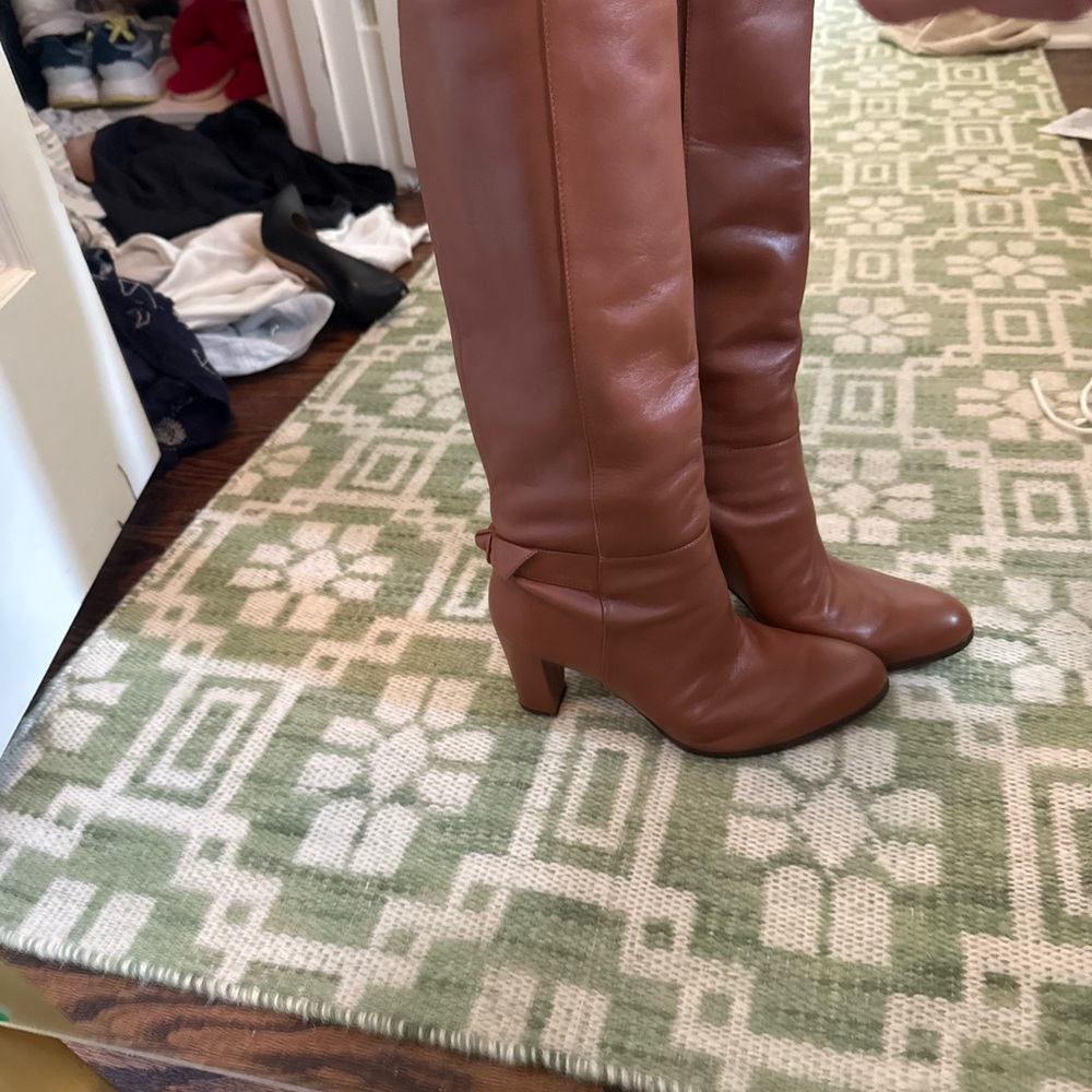 Tan Heeled Boots with Classic Design